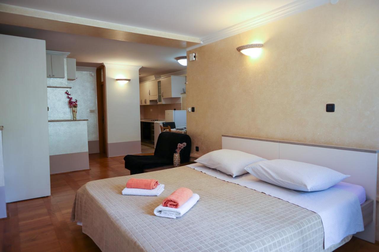 Apartma Okuka